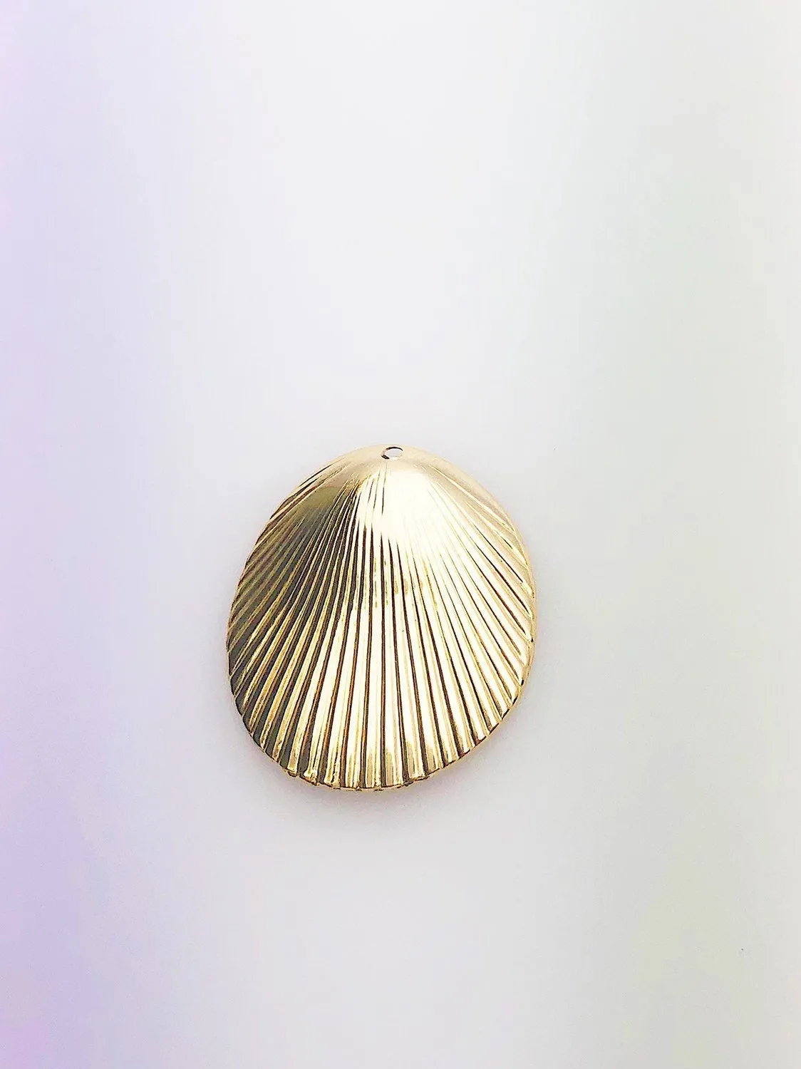 14K Gold Fill Shell Charm w/ Hole, 22.9x20.7mm, Made in USA - 810P