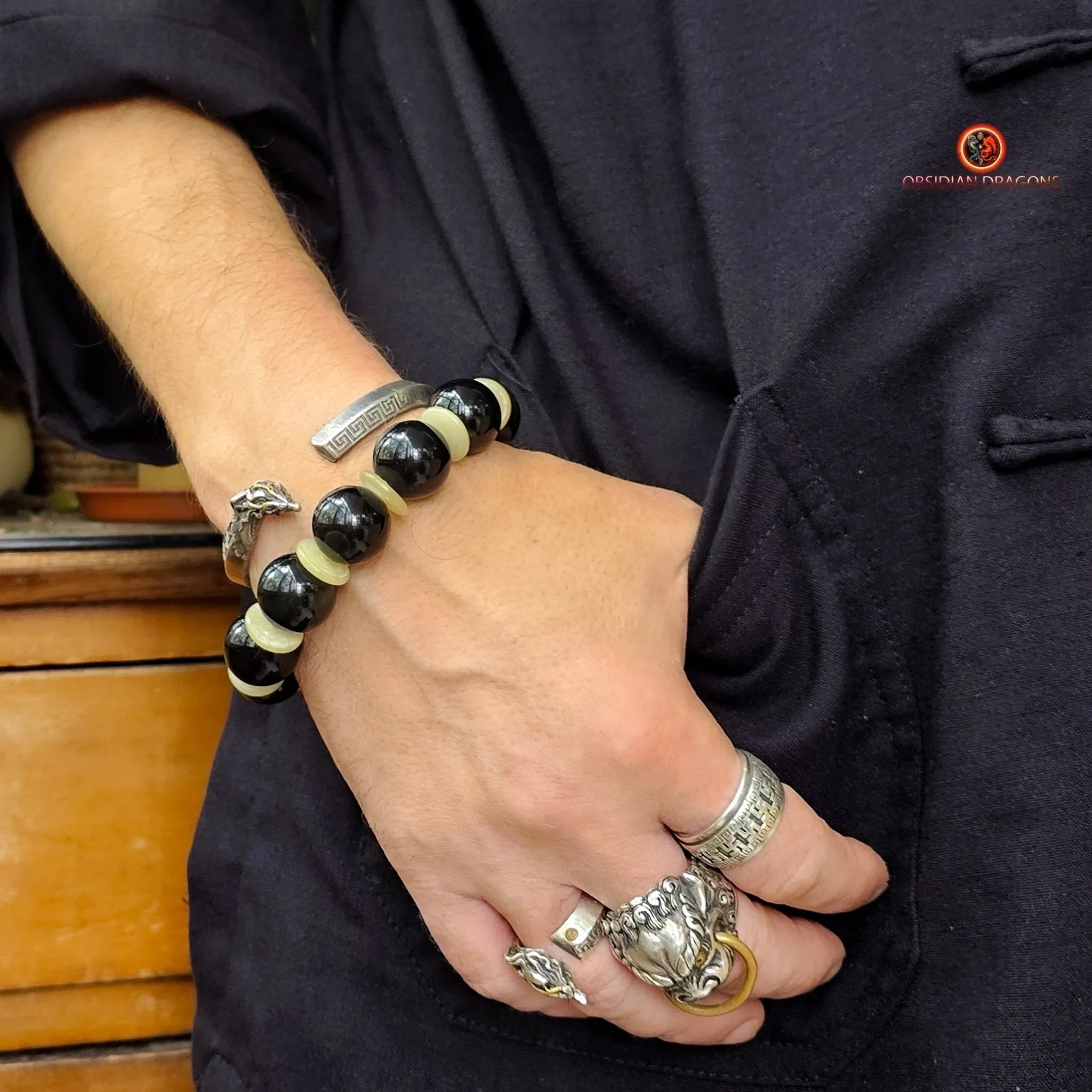 Bracelet en obsidienne oeil céleste artisanal- crâne sculpté