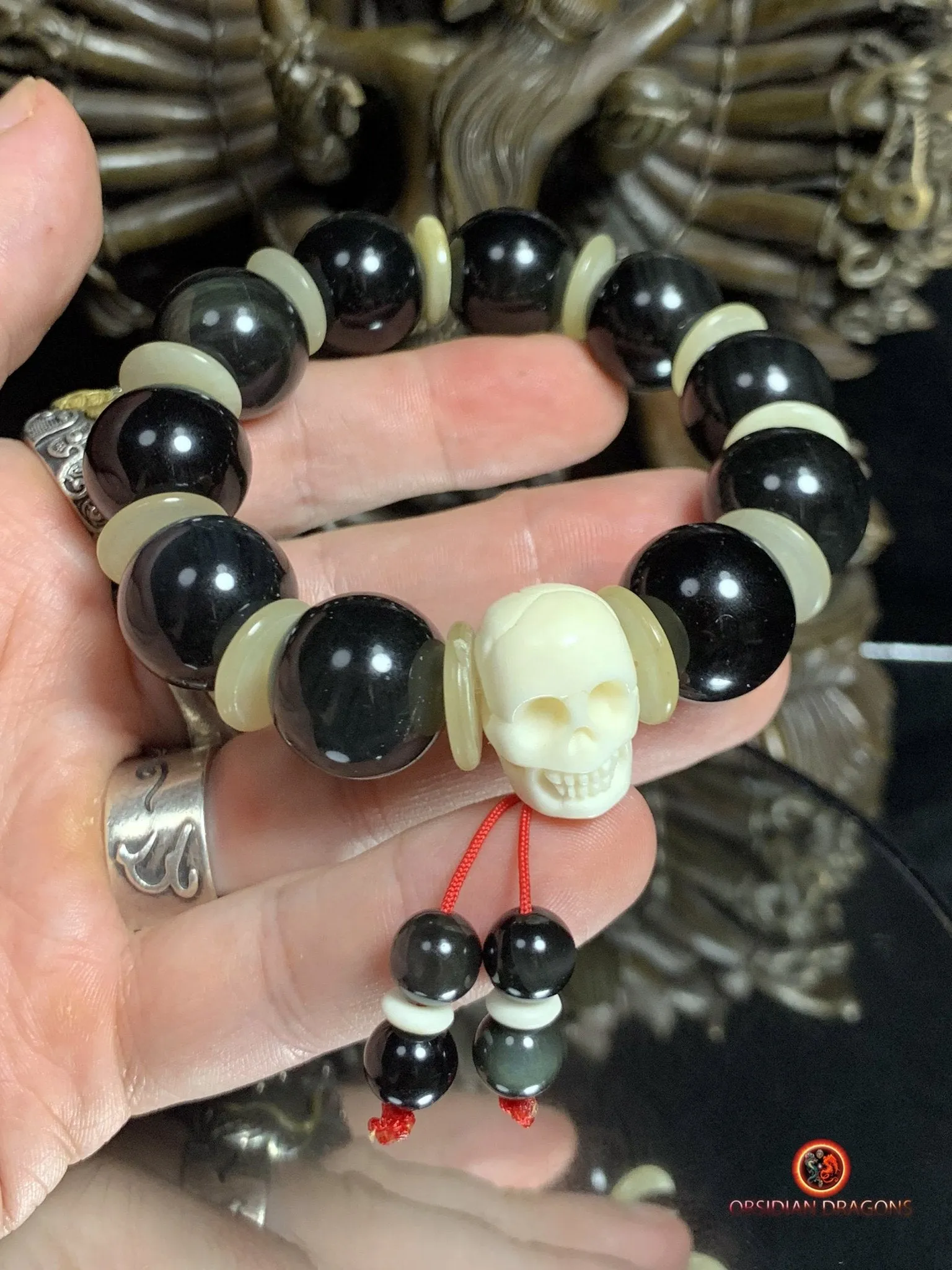Bracelet en obsidienne oeil céleste artisanal- crâne sculpté