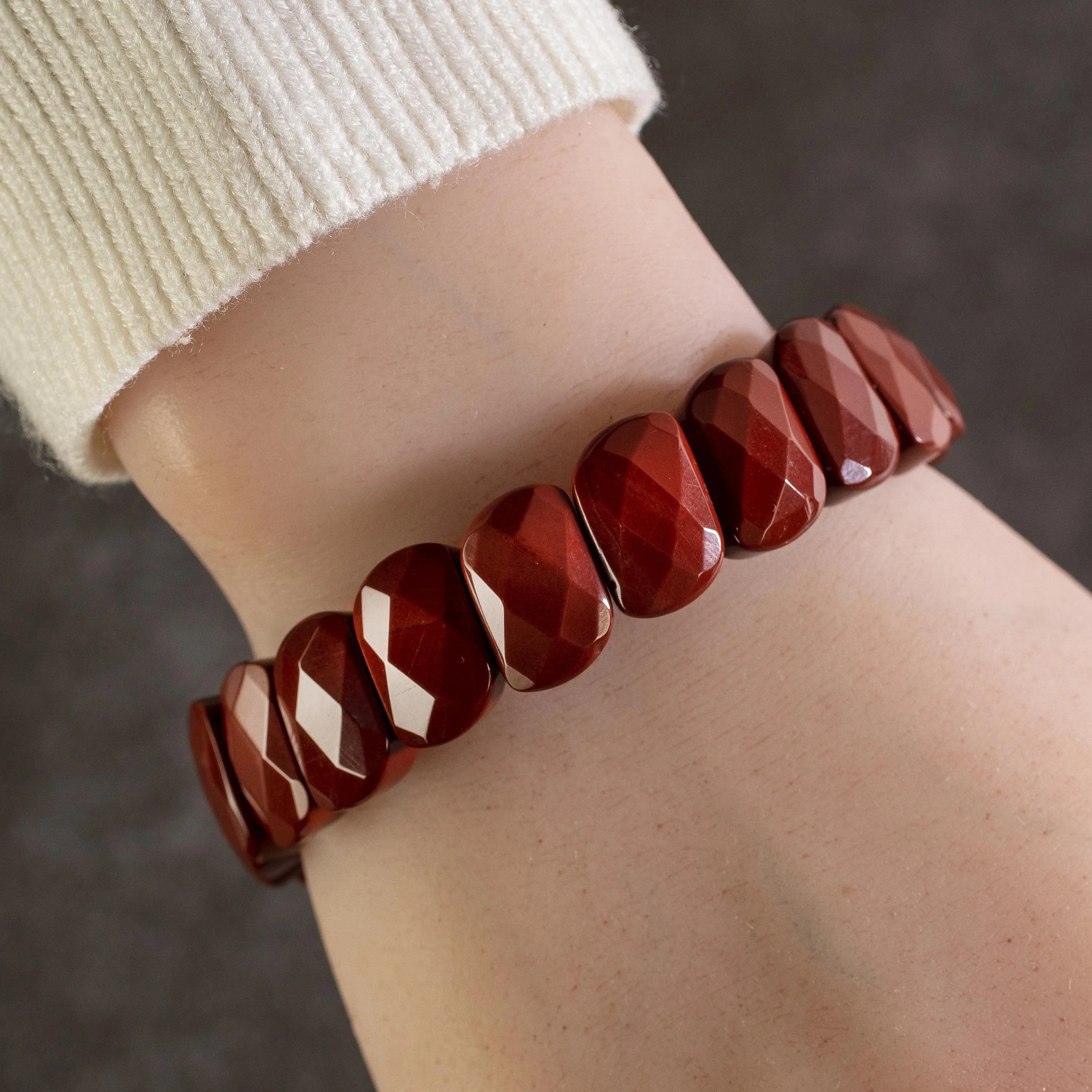 Diagonal Faceted Carnelian Gemstone Elastic Bracelet
