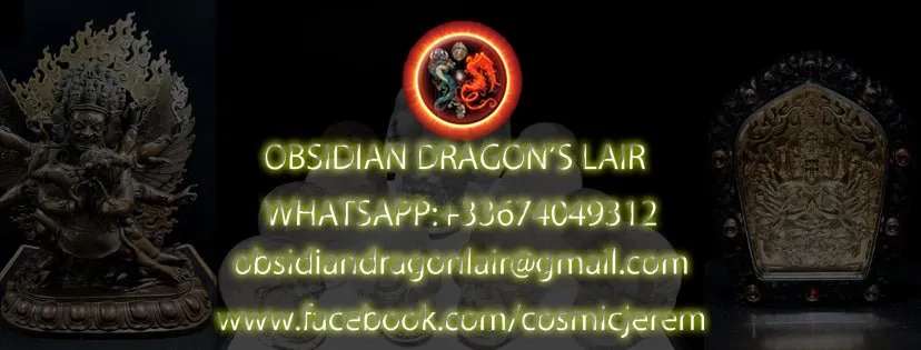 Dragon en obsidienne oeil celeste.Exceptionnelle statue entièrement faite a la main. Dragon, protecteur feng shui. support en cèdre. unique