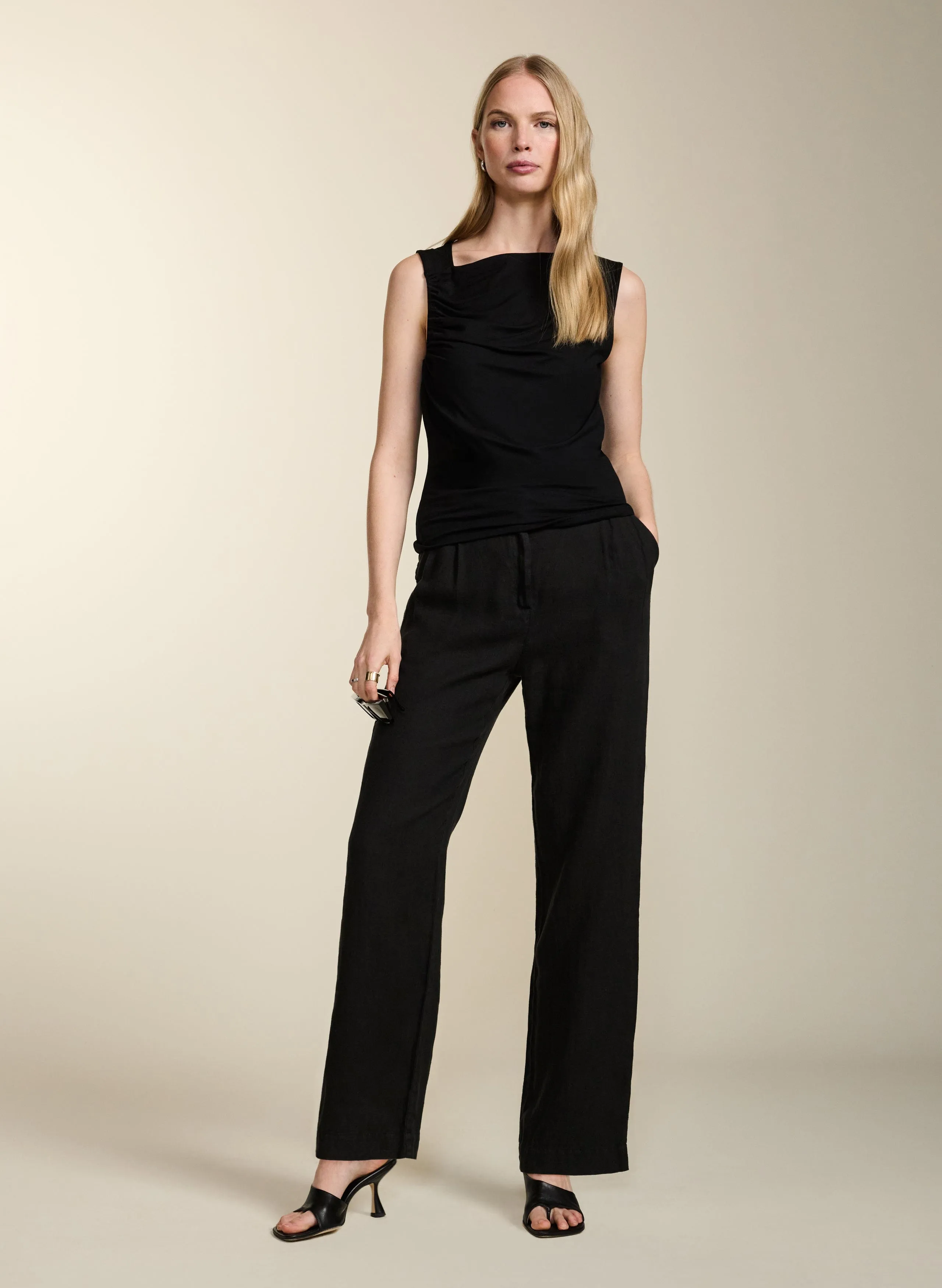 Lisette LENZING™ ECOVERO™ Top | Caviar Black