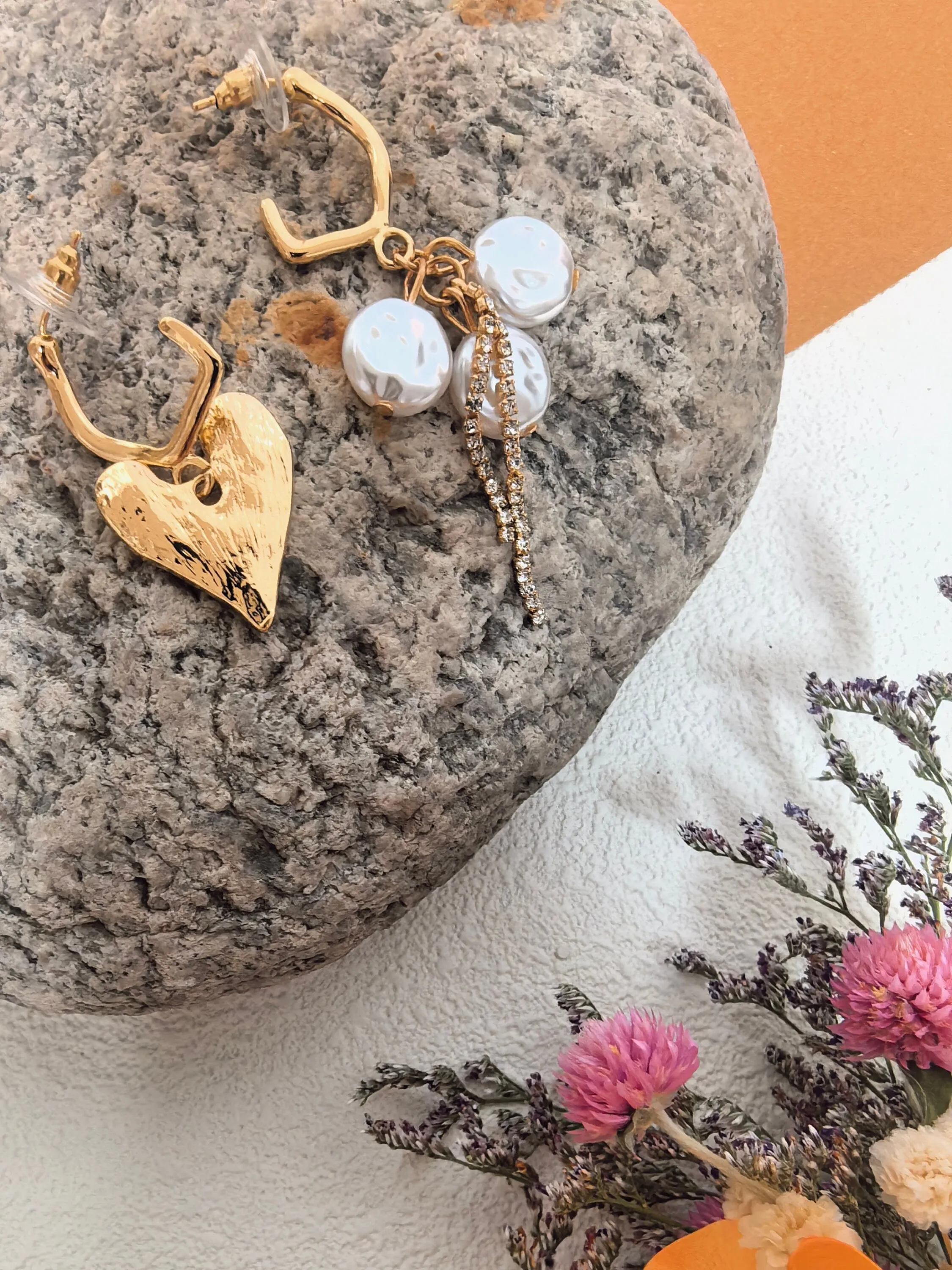Love Heart Asymmetric Pearl Rhinestone Huggie Hoop Drop Earrings