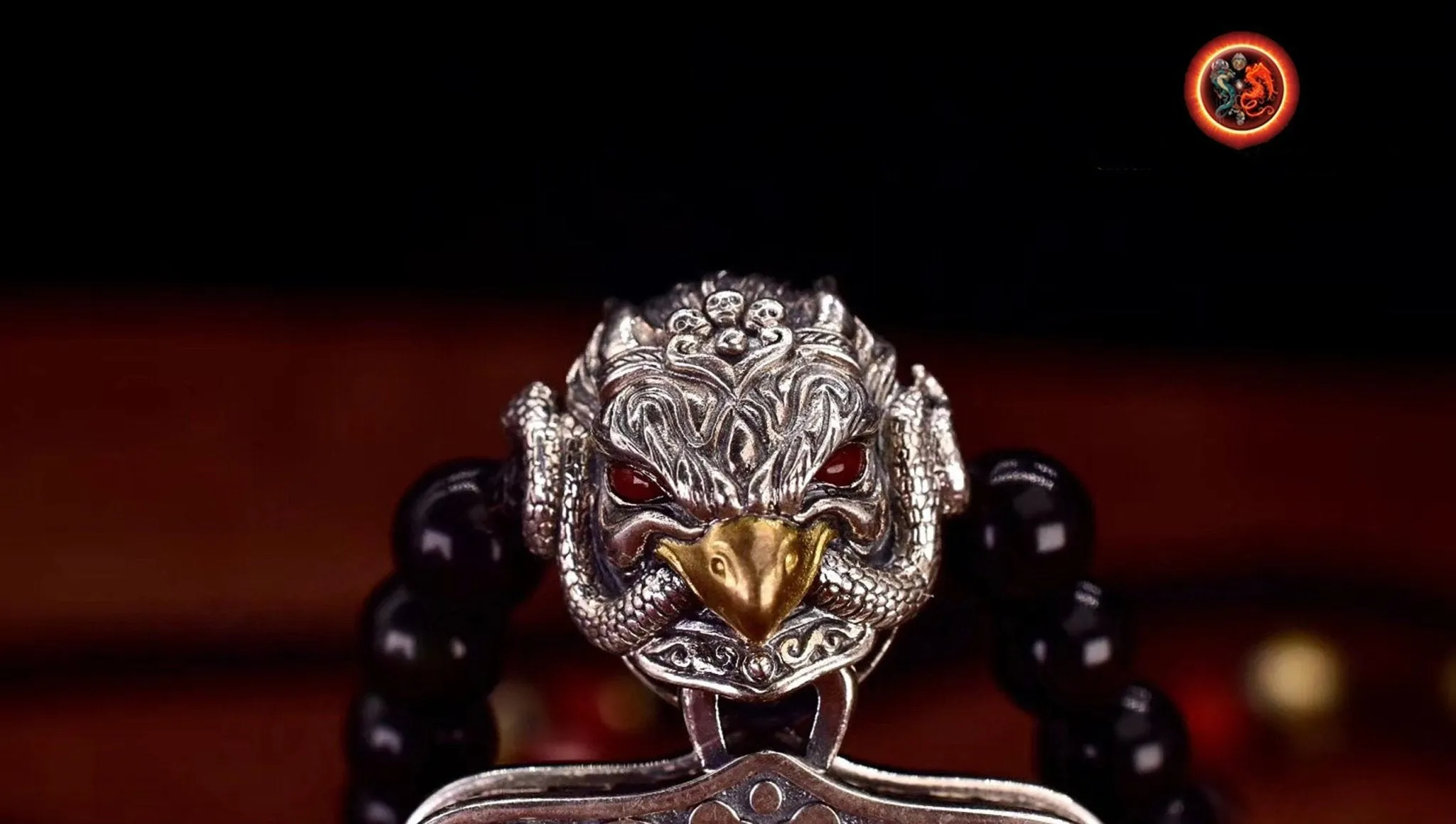 pendentif amulette de protection bouddhiste Bouddha Sakyamuni mala de prière et méditation 108 perles, argent 925 or 18K bélière Garuda