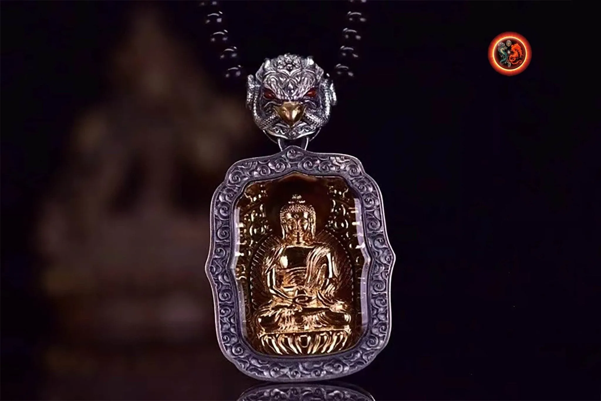 pendentif amulette de protection bouddhiste Bouddha Sakyamuni mala de prière et méditation 108 perles, argent 925 or 18K bélière Garuda