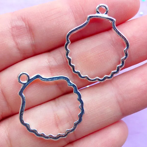 Seashell Open Backed Bezel Pendant | Sea Shell Charm | Kawaii Jewelry Supplies | Blank Deco Frame for UV Resin Filling (2pcs / Silver / 21mm x 25mm)