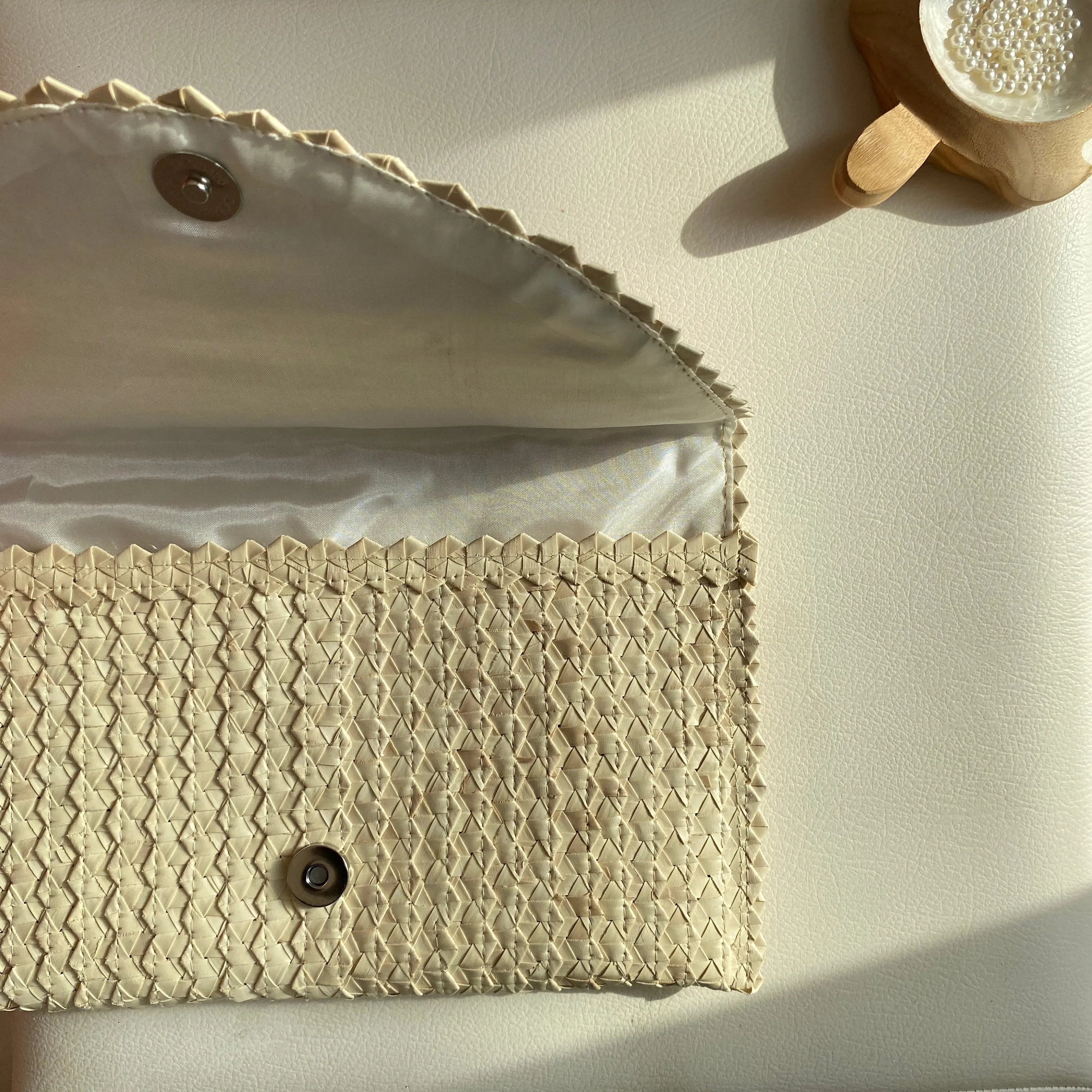 Shell Rattan Clutch | Purple