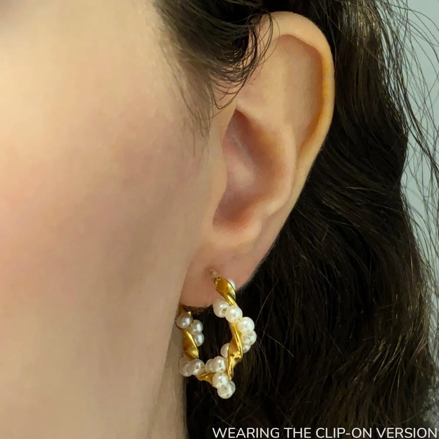 TWIST PEARL HOOP CLIP-ON EARRINGS IN GOLD